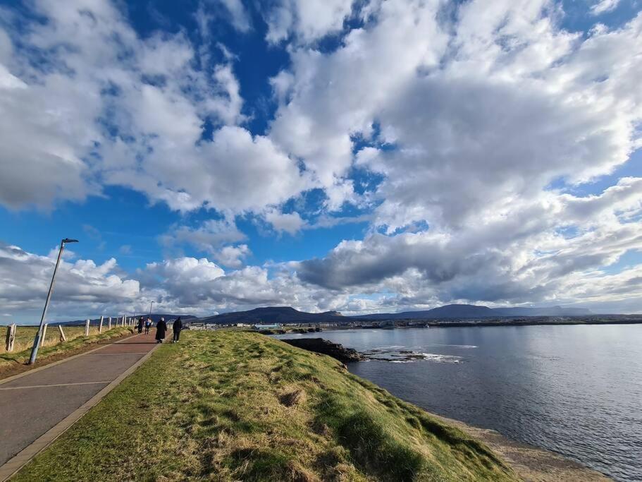 Bundoran Seaside Stays House - Wifi, Large Spacious Home Bagian luar foto